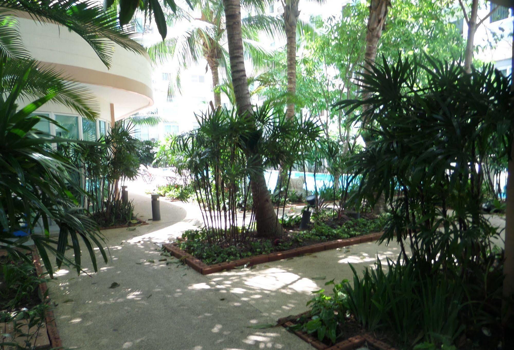 Park Lane Resort By West Joint Venture Csomtien-part Kültér fotó